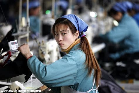 what percentage of factory workers in china are women